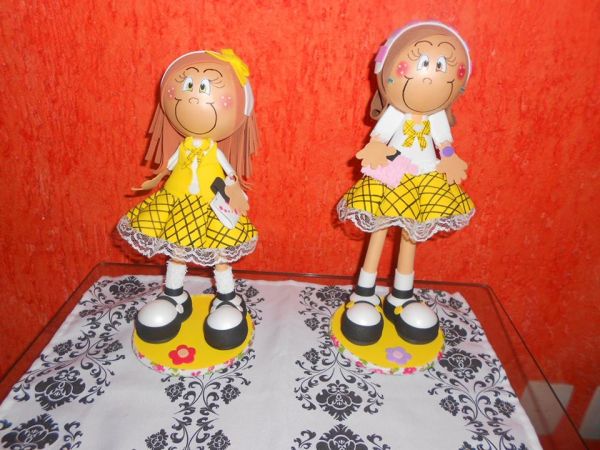 2 bonecas do carrossel